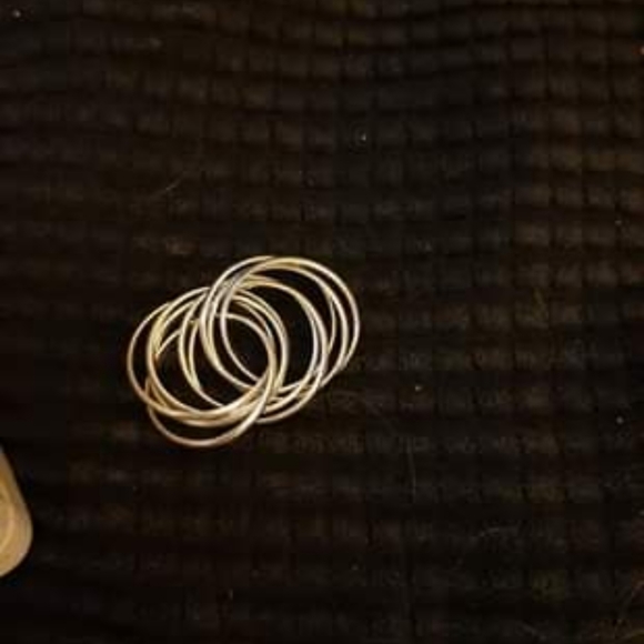 Intertwining ring - Picture 4 of 4